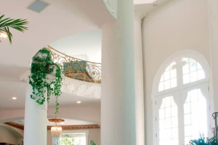 The Stradella Court Mansion photo 4