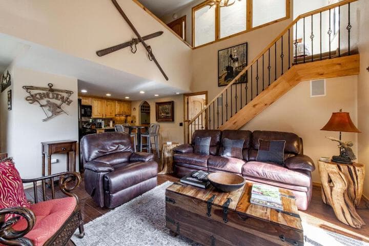 Red Pine Condominiums photo 4