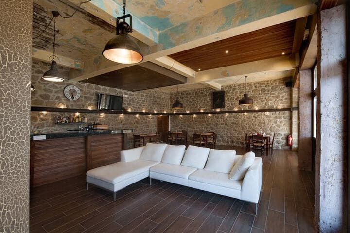 Polys Guest House photo 5
