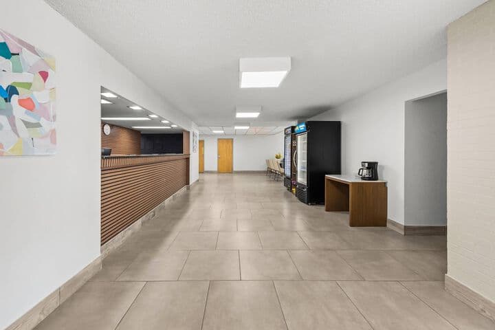 Suburban Studios Fairborn - Dayton photo 5