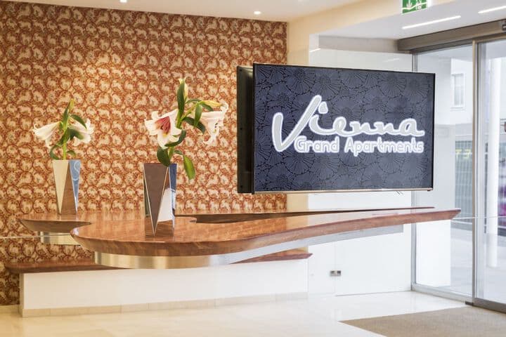 Vienna Grand Apartments DANUBE photo 2