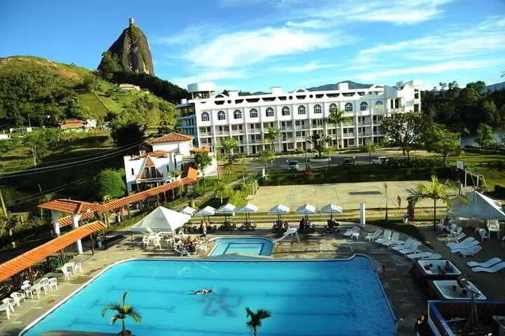Los Recuerdos photo 2