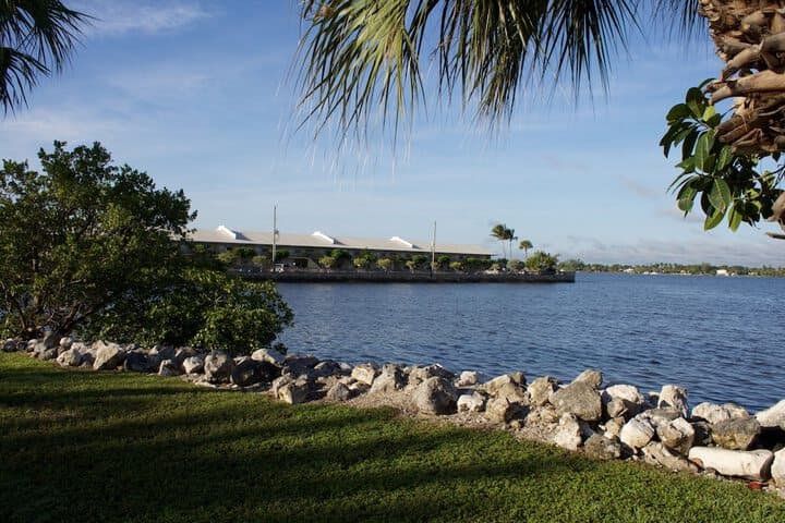 Palm Beach Waterfront Suites photo 4