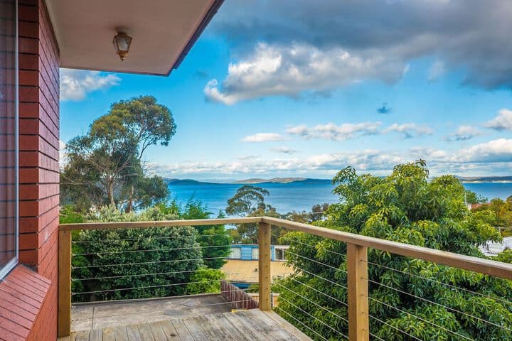 Opossum Bay destination view