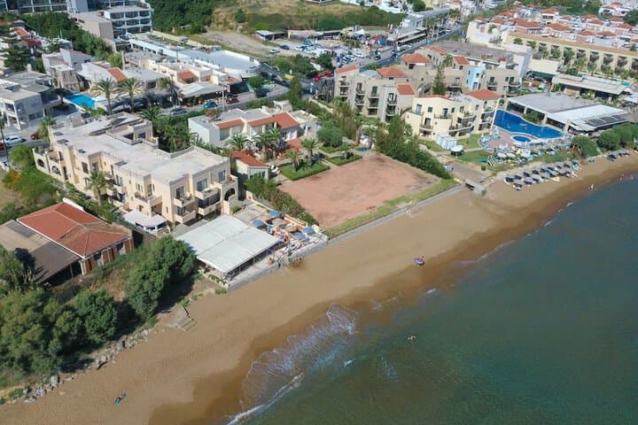 Minerva Beach photo 2