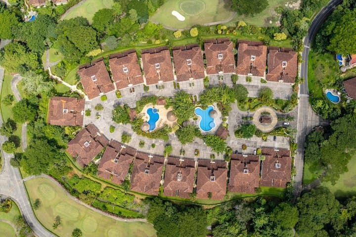 CR Luxury Los Sueños Condos photo 5