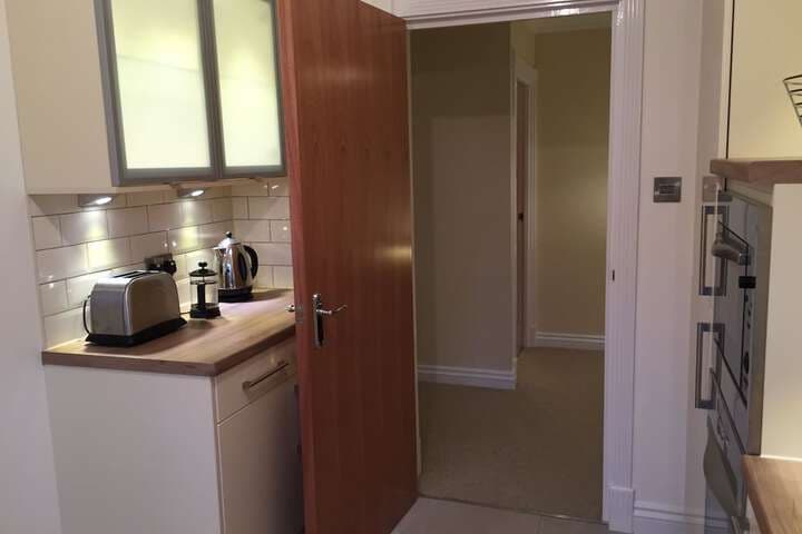 Turnberry Apartments photo 3