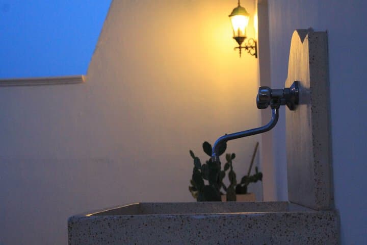 Salenthouse photo 2