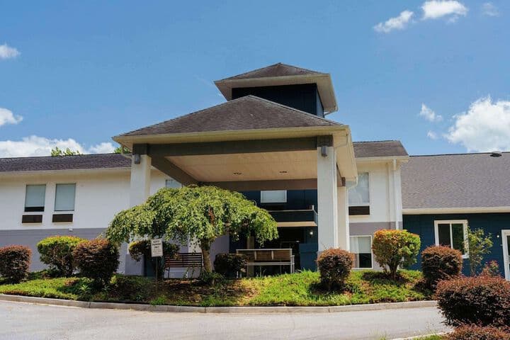 Clarion Pointe Dillard near Blue Ridge Mountains photo 2