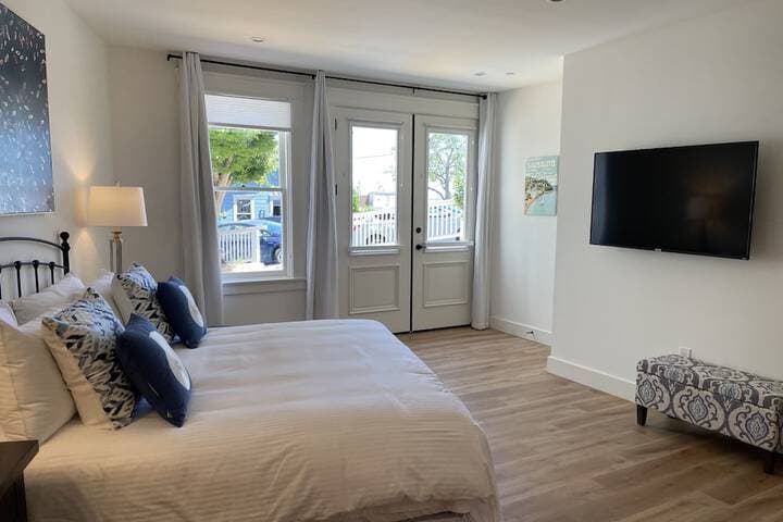 Schoonmaker Beach destination view