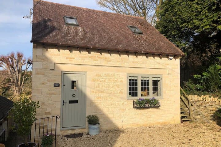 Cotswold Lodge photo 1