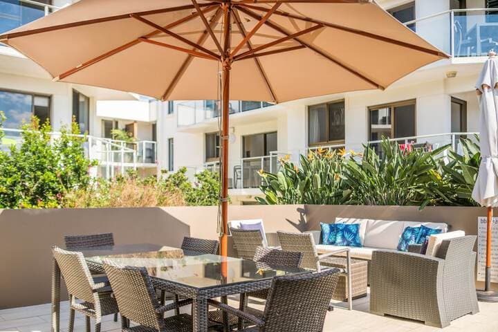 Bayview Beachfront Apartments in town right on the beach photo 3