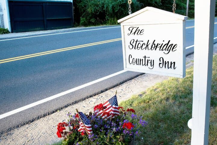 The Stockbridge Country Inn Closest B&B to Norman Rockwell Museum&Chesterwood photo 2