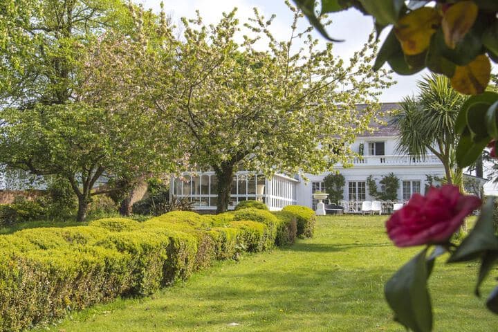 Cedar House Boutique B&B photo 4