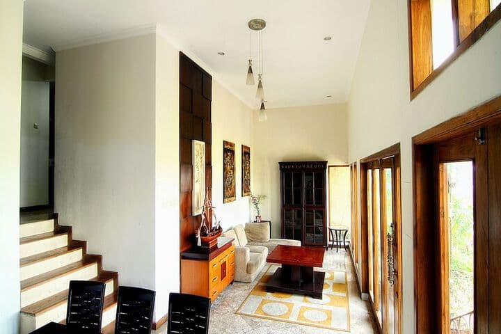 De Bukit Dago Villa by HouseinBandung photo 3
