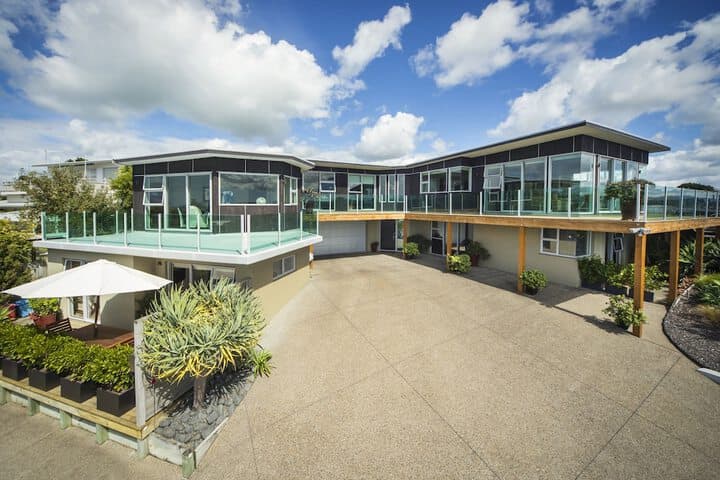 Algies Bay destination view