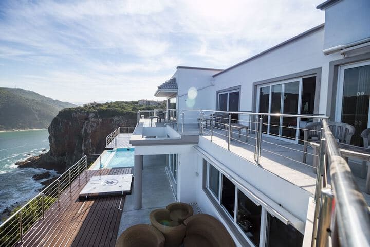 Head over Hills Luxury Retreat photo 2