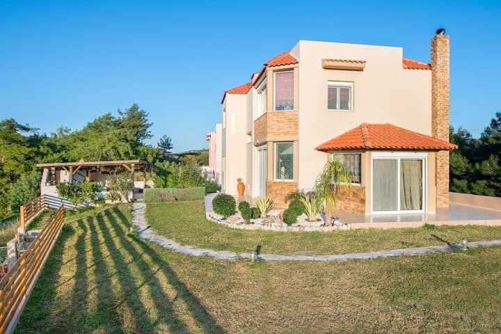 Natura House photo 3