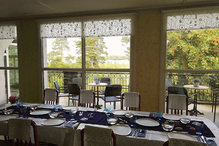 Alberts Manor photo 4