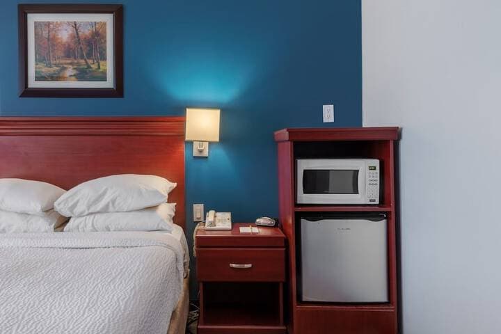 Signature Inn & Suites Hamilton photo 4