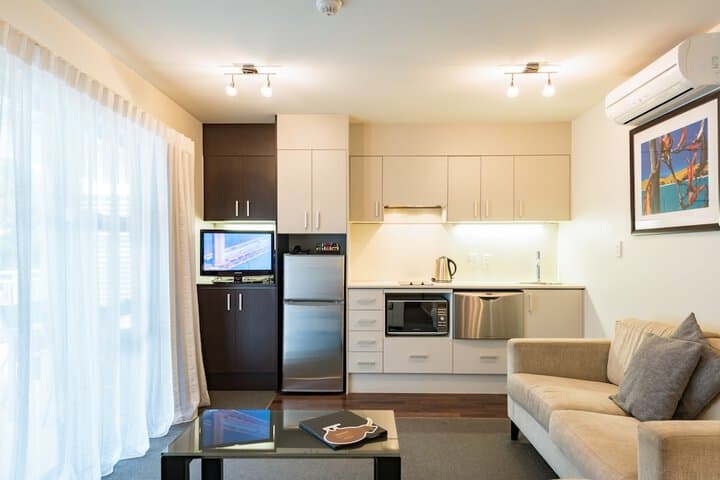 Sea Spray Suites Heritage Collection photo 5