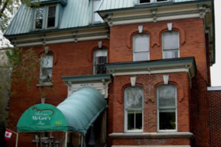 Auberge McGees Inn photo 5