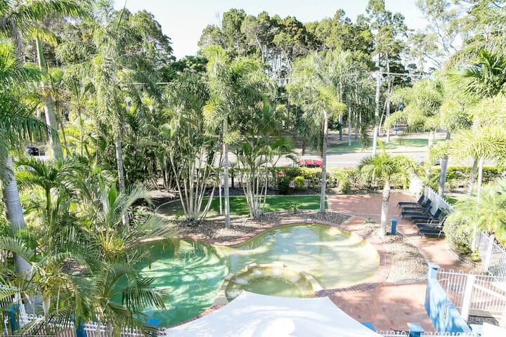 White Crest Apartments photo 5