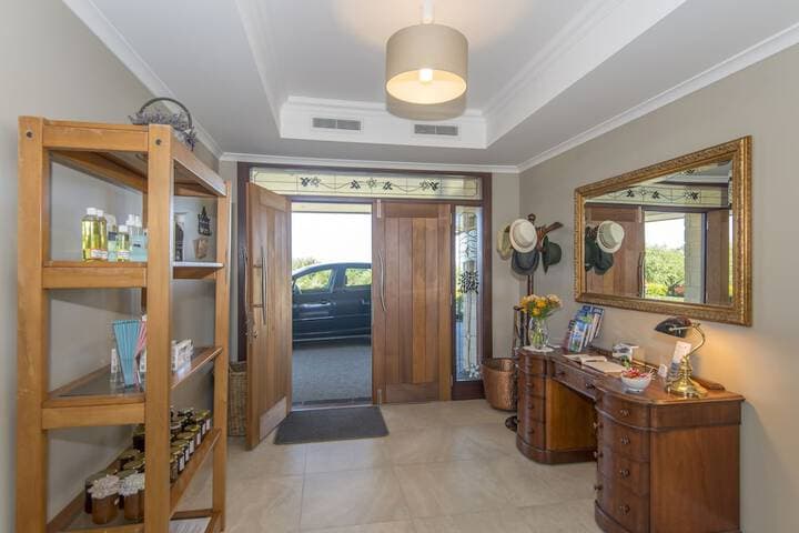 Ribbonwood Country House photo 2