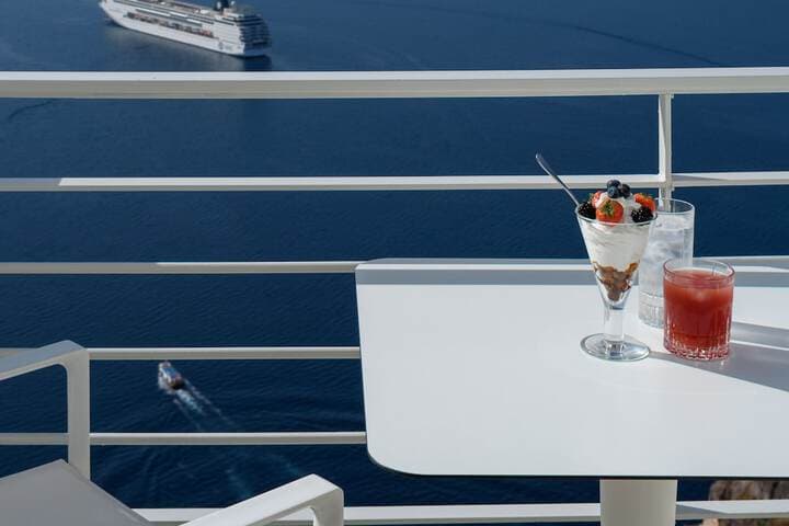 Nefeles Luxury Suites photo 4