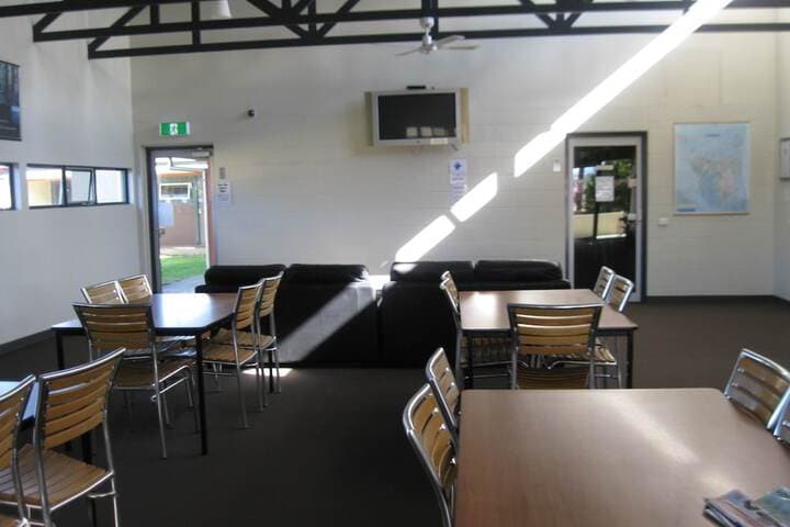 Swansea Backpackers photo 5