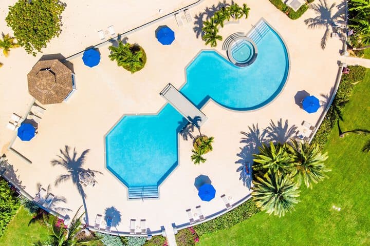 The Grandview Condos on Seven Mile Beach photo 4