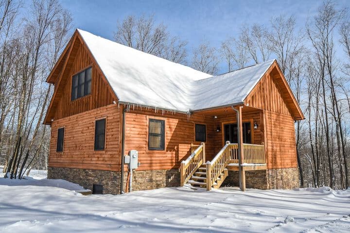 Maple Manor photo 3