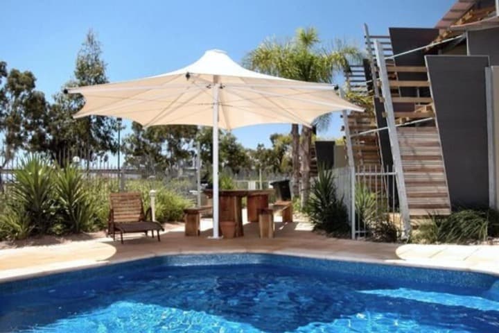 Majestic Oasis Apartments photo 3