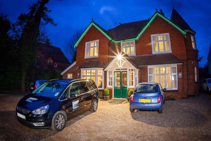 Gatwick Turret Guest House photo 4