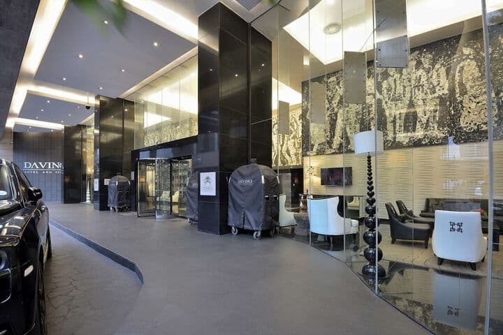 DAVINCI Hotel on Nelson Mandela Square photo 2