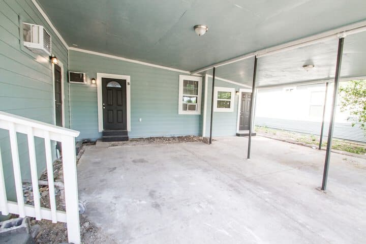 One Bedroom Apartment Near Downtown With Sleeper photo 2