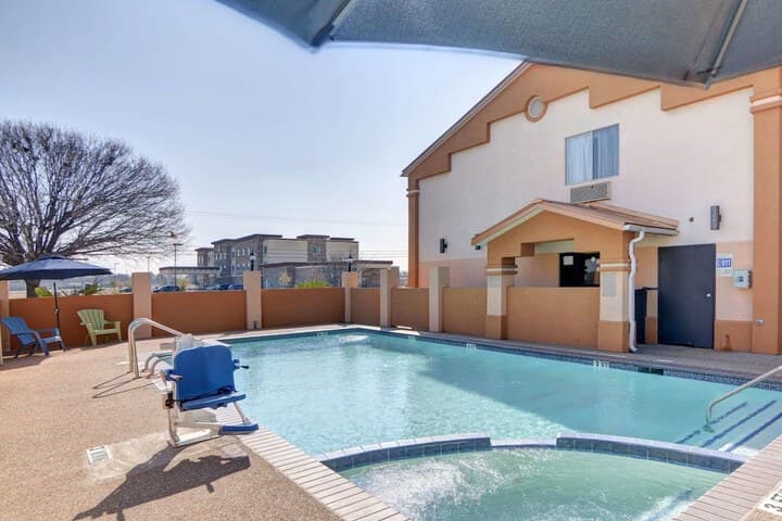 Quality Inn Forest Hill Fort Worth South photo 4