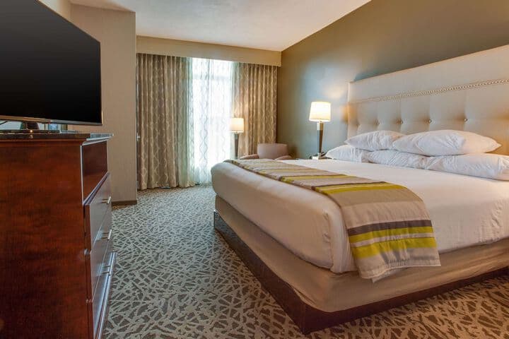 Drury Inn & Suites Huntsville at the Space & Rocket Center photo 5