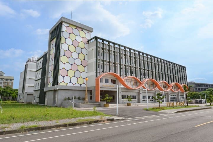TH Hotel photo 3