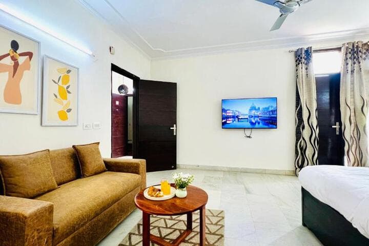 BluO Studio Defence Colony BathTub Kitchen photo 5