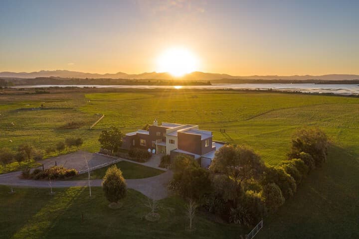 Appleby House & Rabbit Island Huts photo 3