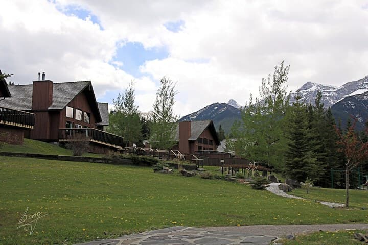 Banff Gate Mountain Resort photo 2