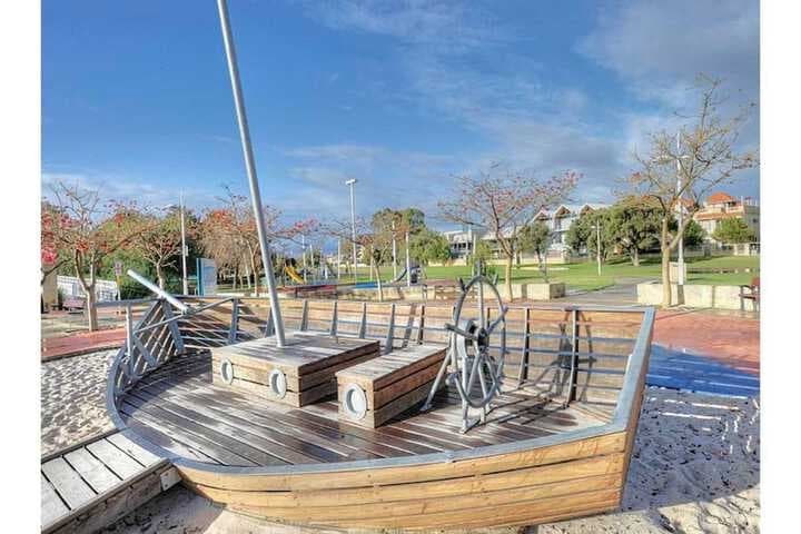 Dolphin Quay Apartments photo 2