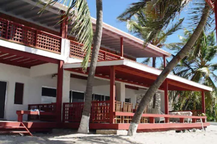 Fort Recovery Beachfront Villa & Suites Hotel photo 2