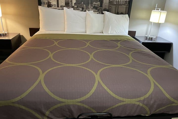 Delavan Inn and Suites photo 1
