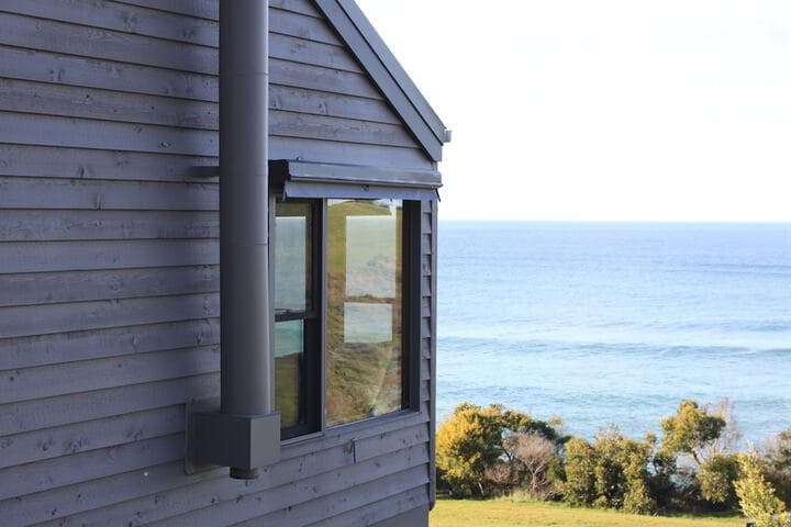 Points South by The Sea photo 5