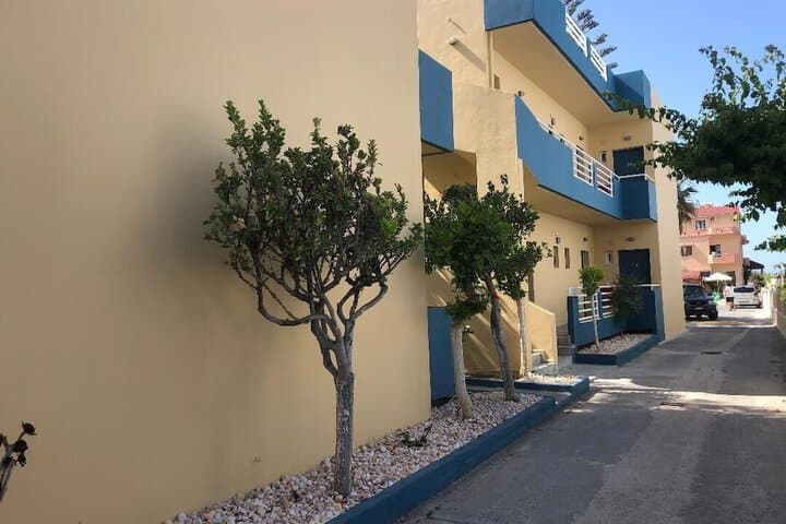 Frank Apartments photo 4