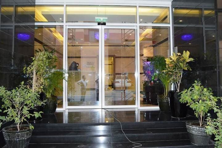 OYO 104 Q House 3 Apartments photo 3