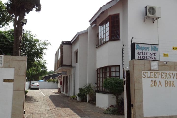 Sleepers Villa photo 3