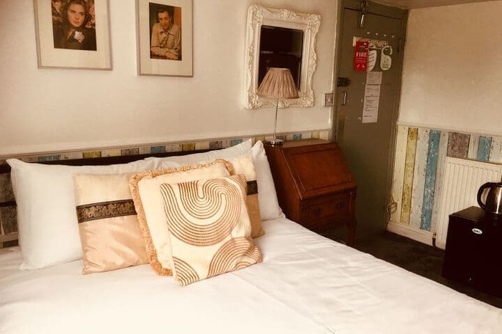 Hudsons photo 3